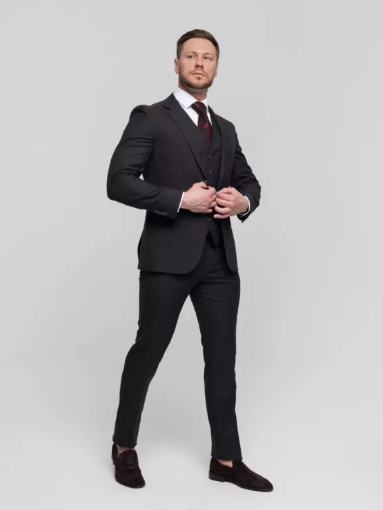 Костюм-тройка цвет винный Каталог