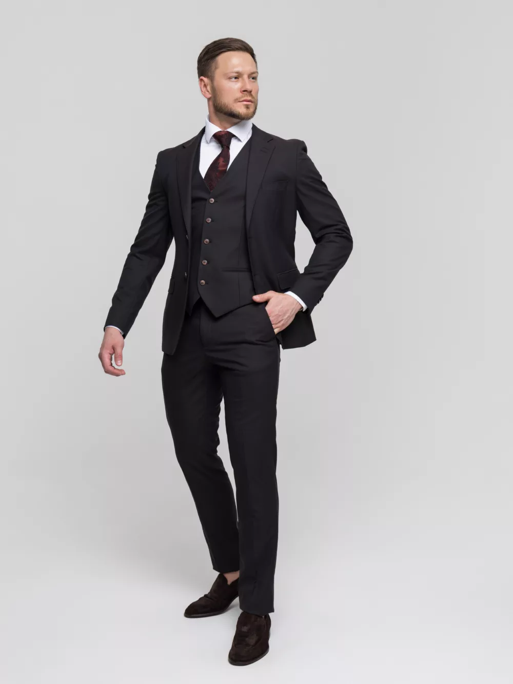 Костюм-тройка цвет винный Каталог