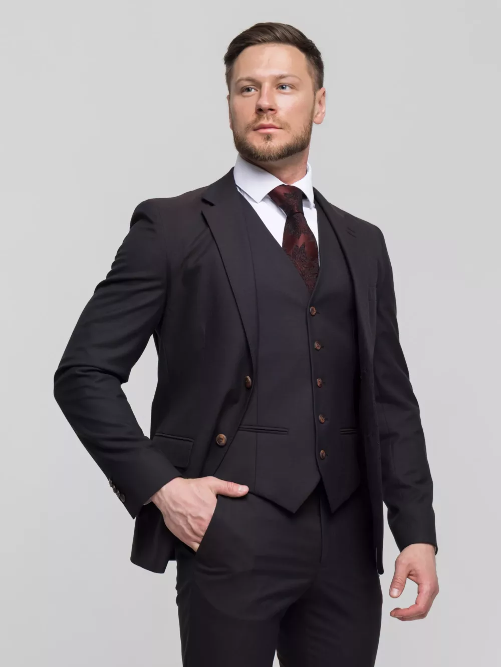 Костюм-тройка цвет винный Каталог