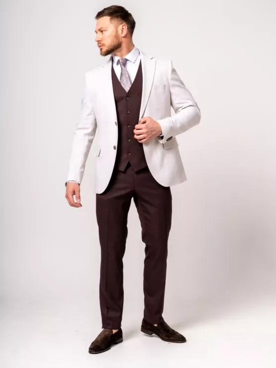 Костюм-тройка бежево-коричневый комбинированный Каталог