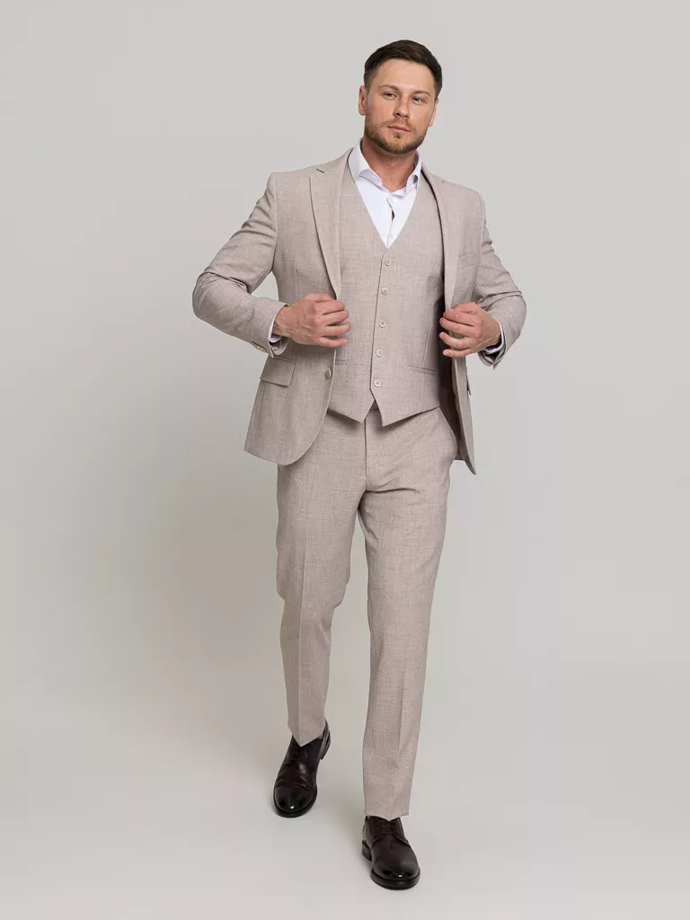 Костюм-тройка кремовый цвет Каталог