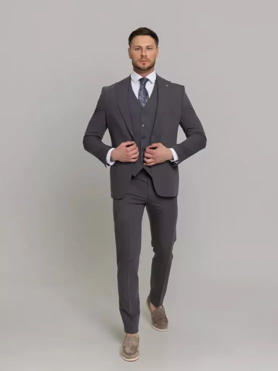 Костюм-тройка  дымчато-серый цвет Брючные мужские костюмы