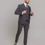 Костюм-тройка  дымчато-серый цвет Брючные мужские костюмы