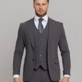 Костюм-тройка  дымчато-серый цвет Брючные мужские костюмы