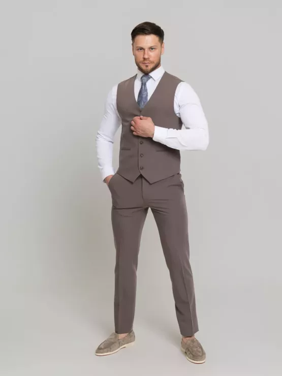 Костюм-тройка цвет визон Костюм на свадьбу