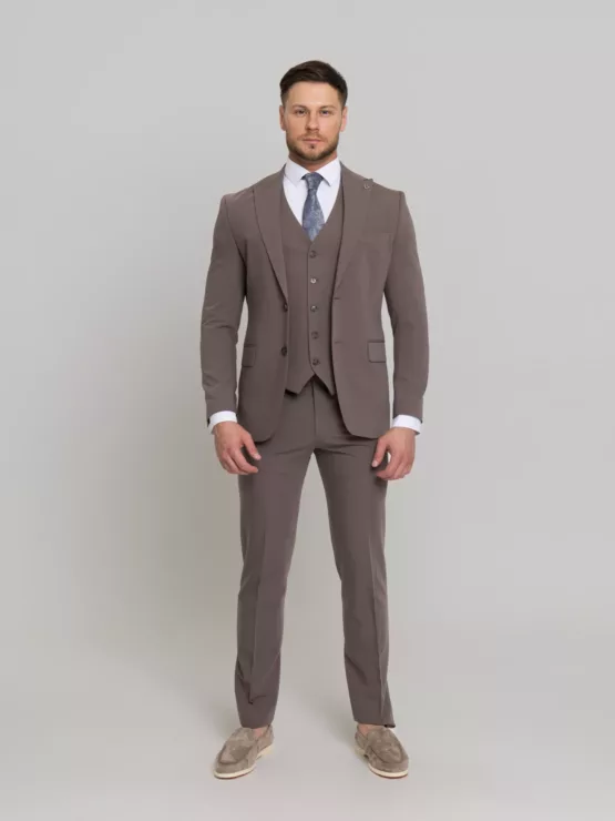 Костюм-тройка цвет визон Костюм на свадьбу