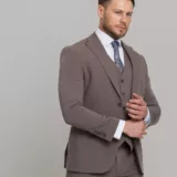 Костюм-тройка цвет визон Костюм на свадьбу