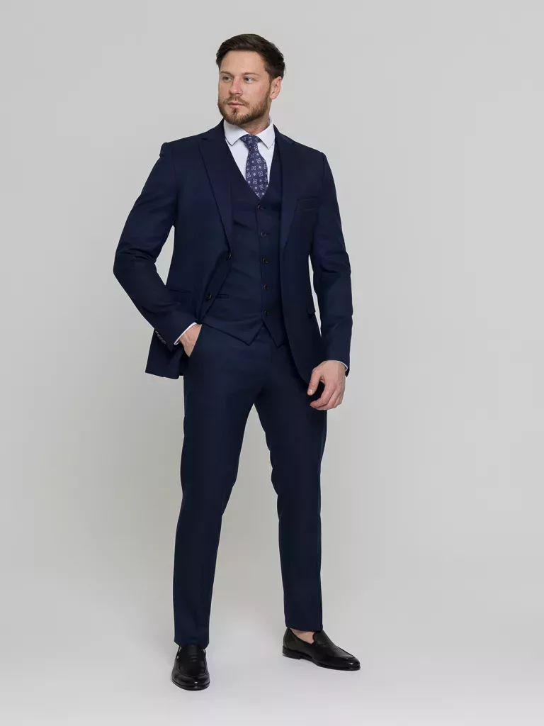 Костюм-тройка светло-синего цвета Костюм на свадьбу