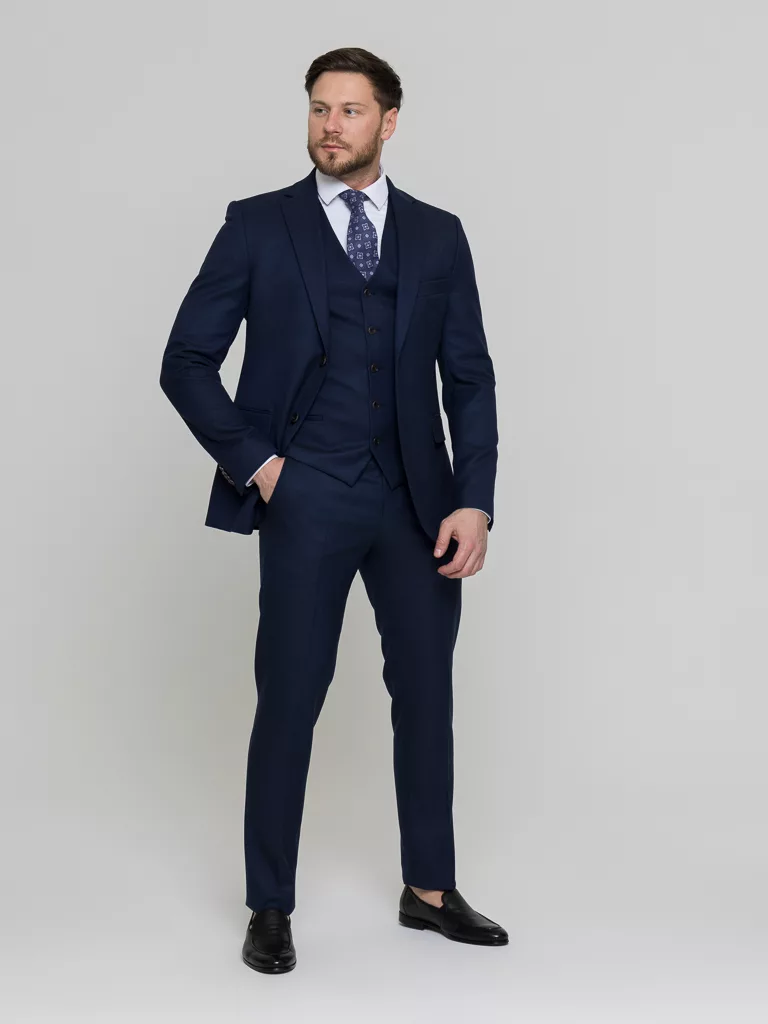 Костюм-тройка светло-синего цвета Костюм на свадьбу