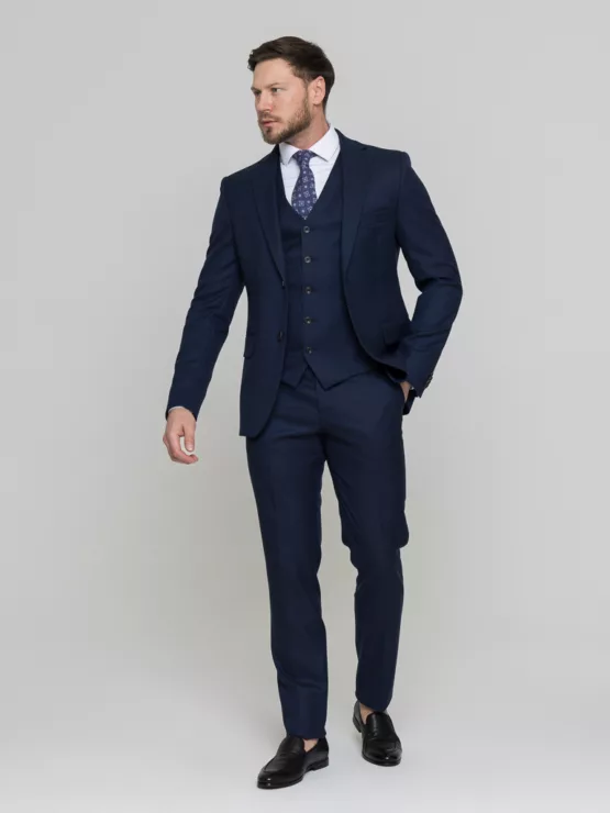 Костюм-тройка светло-синего цвета Костюм на свадьбу