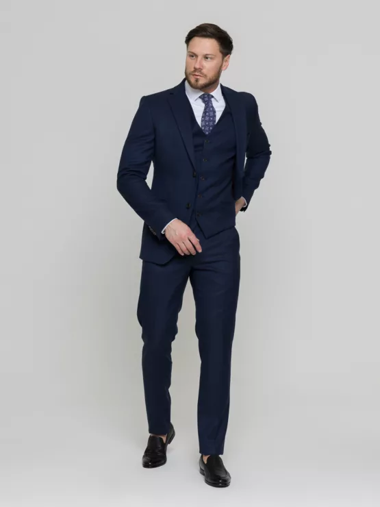 Костюм-тройка светло-синего цвета Костюм на свадьбу